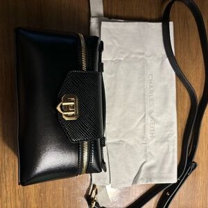 Arwen Too Handle Vanity Bag